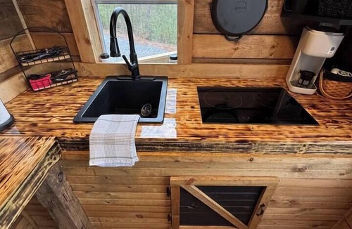 Glenville House | Glenville’s Rustic Charm