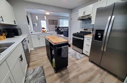 Erie House | Glenwood Retreat - Close to it All!
