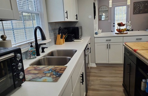 Erie House | Glenwood Retreat - Close to it All!