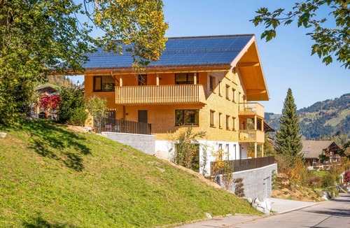 Zweisimmen Apartment | Gletscherhorn Sockelgeschoss Südwest by Interhome