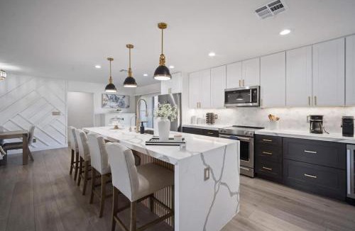 Scottsdale Country Acres House | Glimmer-Sparkling Pool & Mini Golf-Near Old Town