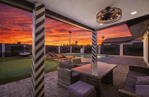 Scottsdale Country Acres House | Glimmer-Sparkling Pool & Mini Golf-Near Old Town