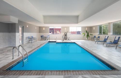 Enid Hotel | GLō Best Western Enid OK Downtown - Convention Center Hotel