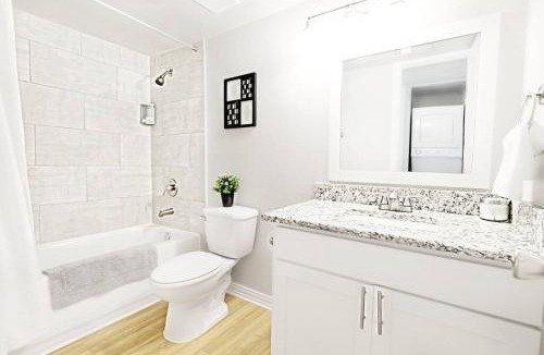 Old East Dallas Apartment | Global Cup Dwell By Design & Arboretum Tickets Included
