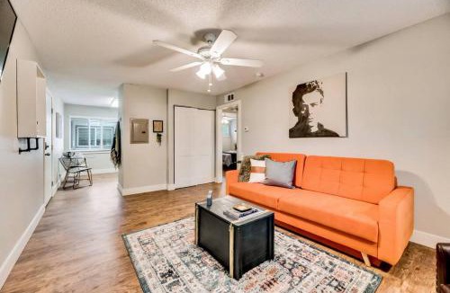 Old East Dallas Apartment | Global Cup Love for Dallas - Close to Deep Ellum & AAC