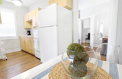 Lower Greenville Apartment | Global Cup The Dallas Native Arboretum Tickets Included