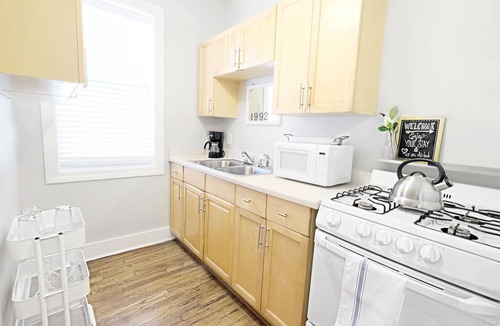 Lower Greenville Apartment | Global Cup The Dallas Native Arboretum Tickets Included