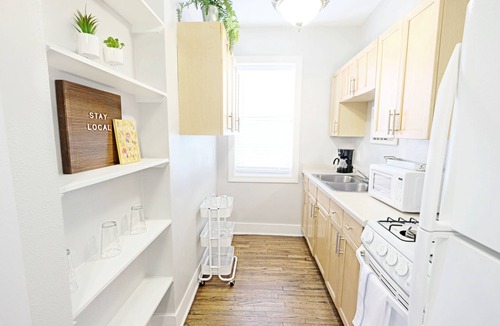 Lower Greenville Apartment | Global Cup The Dallas Native Arboretum Tickets Included