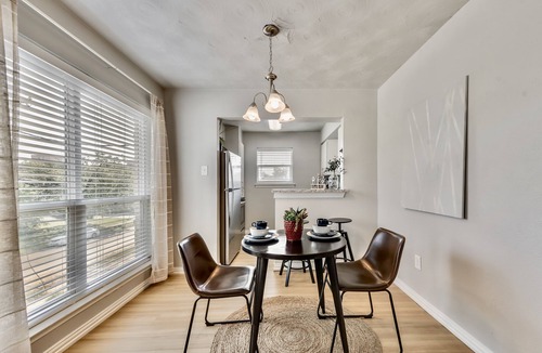 Old East Dallas Apartment | Global Cup The Swank ARBORETUM TICKETS INCLUDED