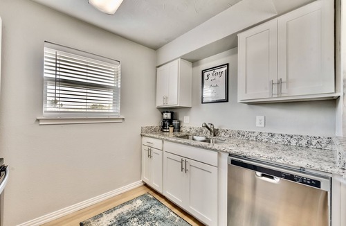 Old East Dallas Apartment | Global Cup The Swank ARBORETUM TICKETS INCLUDED
