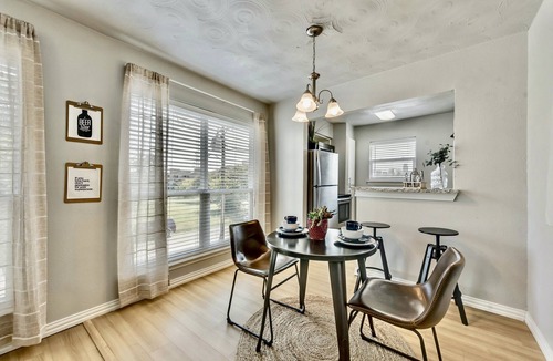Old East Dallas Apartment | Global Cup The Swank ARBORETUM TICKETS INCLUDED