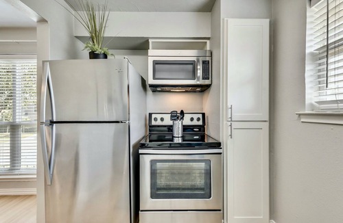 Old East Dallas Apartment | Global Cup The Swank ARBORETUM TICKETS INCLUDED