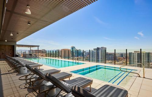 Evans Churchill Apartment | Global Luxury Suites at Downtown Phoenix