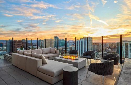 Evans Churchill Apartment | Global Luxury Suites at Downtown Phoenix