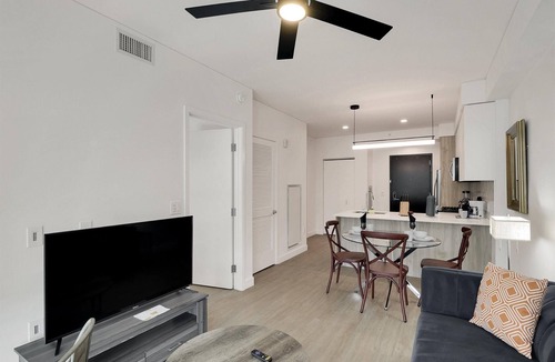 Evans Churchill Apartment | Global Luxury Suites at Downtown Phoenix