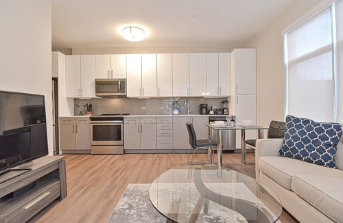 Central-Maverick Square - Paris Street Apartment | Global Luxury Suites East Boston