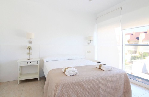Playa de Almarda House | Global Properties: Townhouse with sea views on Corinto beach