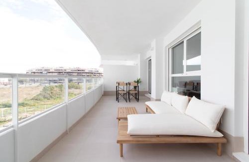 Canet de Berenguer Apartment | Global Vacacional, Apartamento con terraza y vistas a la piscina en Gran Canet