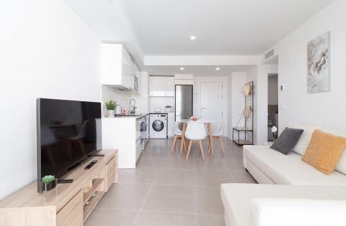 Canet de Berenguer Apartment | Global Vacacional, Apartamento con terraza y vistas a la piscina en Gran Canet