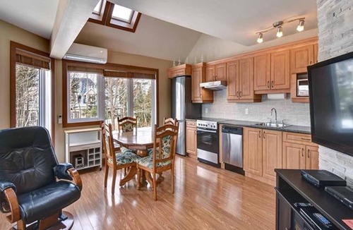 Mont-Tremblant Pedestrian Village House | GLOBALSTAY. Bright Condo near the Lake