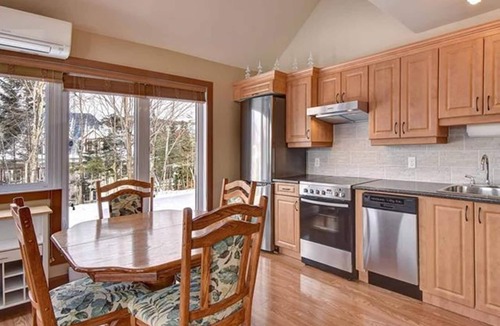 Mont-Tremblant Pedestrian Village House | GLOBALSTAY. Bright Condo near the Lake