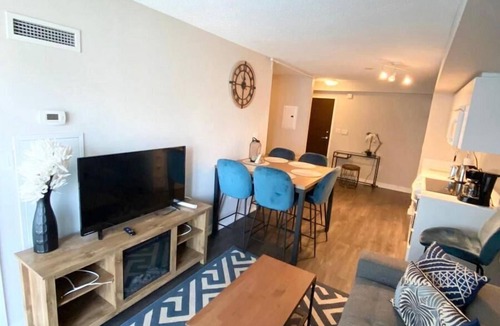 CityPlace Condo | GLOBALSTAY. Charming Lake View 1bd+den in Downtown