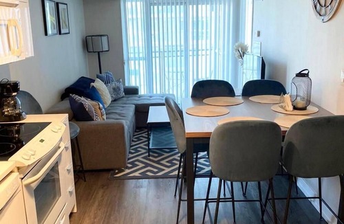 CityPlace Condo | GLOBALSTAY. Charming Lake View 1bd+den in Downtown