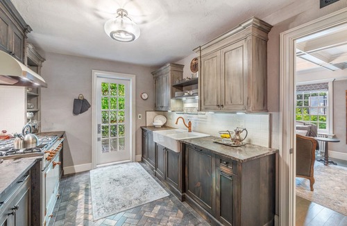 North York House | GLOBALSTAY. Charming 3 Bedroom House in North York