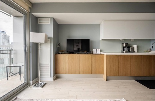 CityPlace Condo | GLOBALSTAY. Lake View 1bd+den in Downtown