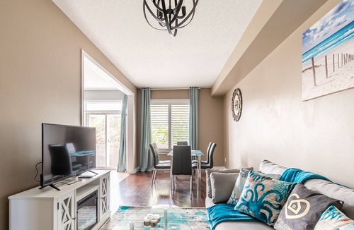 Stoney Creek House | GLOBALSTAY. Luxury 3BR 2.5 BA Townhome. HOT TUB, GYM,Sauna,BBQ