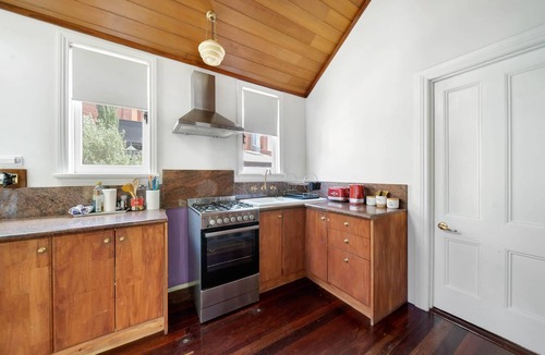 Castlemaine House | Globe Cottage