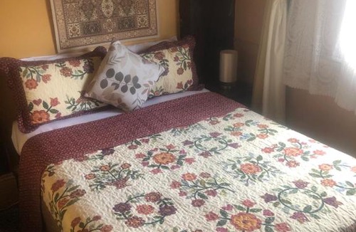 Castlemaine Apartment | Globe Guesthouse