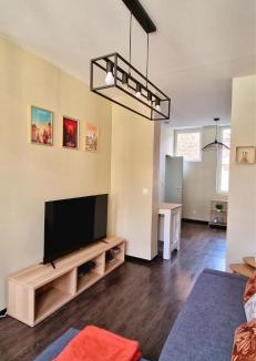 Douai Apartment | Globe-Rêveur, vue Beffroi & WiFi, Hypercentre