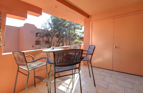 Paradise Valley Village Condo | Globe Trotter's Getaway
