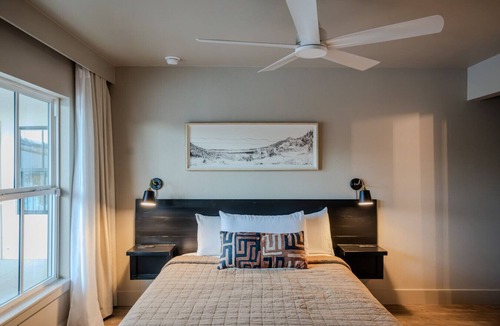 Brazos Bed & Breakfast | Gloria Inn 2 -5 minutes from Baylor and 2 Blocks to Magnolia