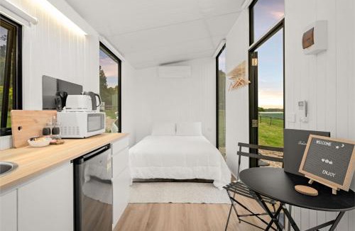 Jindivick House | Glorious Escape by Tiny Away