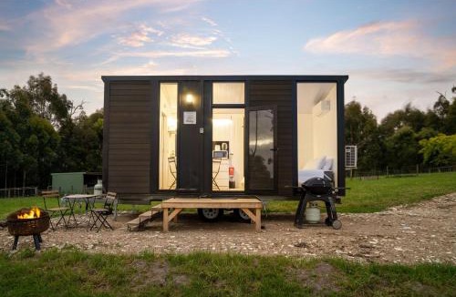 Jindivick House | Glorious Escape by Tiny Away