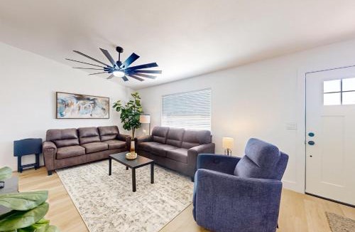 Glendale House | Glorious Glendale Getaway