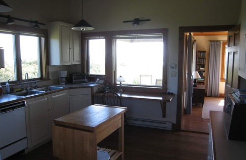 Little Compton House | Glorious Oceanfront Retreat