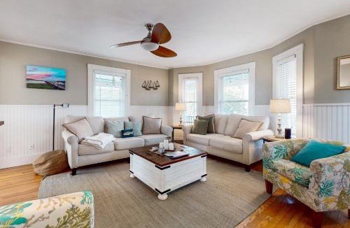 Gloucester House | Gloucester Coastal Gem