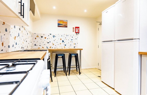 Gloucester House | Gloucester Kingsholm 6 Bedrooms