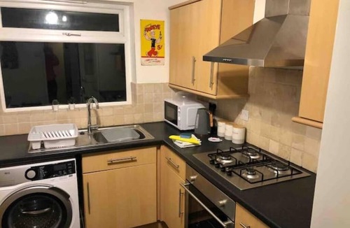 Horfield House | Gloucester Rd 2 mins away - Fab, trendy house