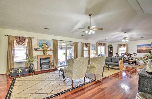 Bellamy House | Gloucester Retreat with Backyard Oasis and Pier!