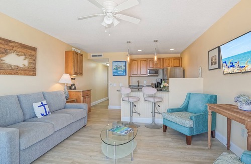 Key Colony Beach Hotel | Glunz Ocean Beach Hotel & Resort