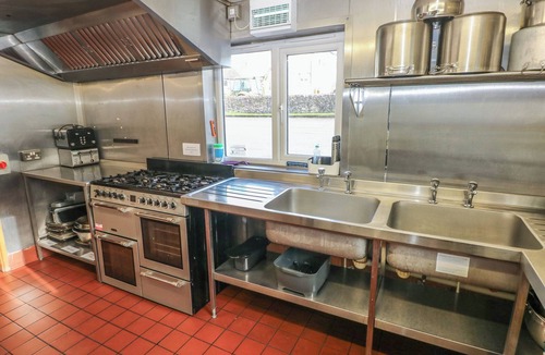 Dol-y-Gaer Cottage | Glyntawe Outdoor Centre