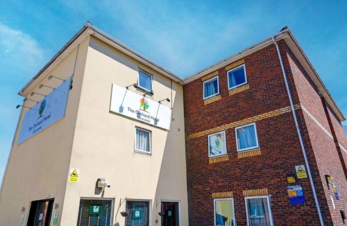 Quedgeley Apartment | GO2 Gloucester Hotel by OYO | Standard Twin