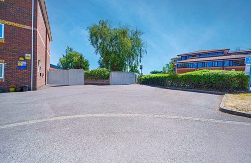 Quedgeley Apartment | GO2 Gloucester Hotel by OYO | Standard Twin