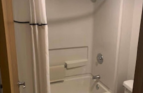 El Paso Hotel | GO2 Inn & Suites by Relianse