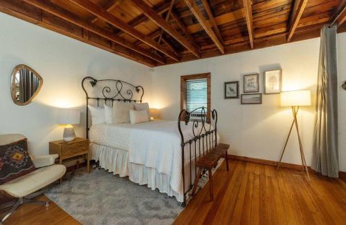 McKinney House | Goal Getaway: Your Ultimate World Cup Retreat