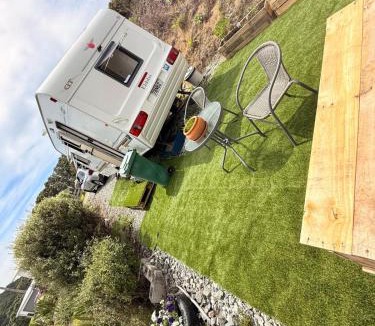 Leigh Other | Goat-Island Beach front get-away